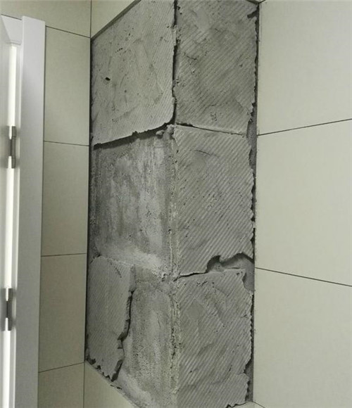 墙面砖脱落怎么办怎样修补好(墙面砖脱落怎么办怎样修补好看视频)