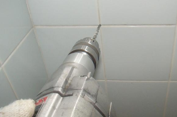 瓷砖打的孔怎么补上好看视频(瓷砖打的孔怎么补上好看视频教程) 瓷砖打的孔怎么补上好看视频(瓷砖打的孔怎么补上好看视频教程)