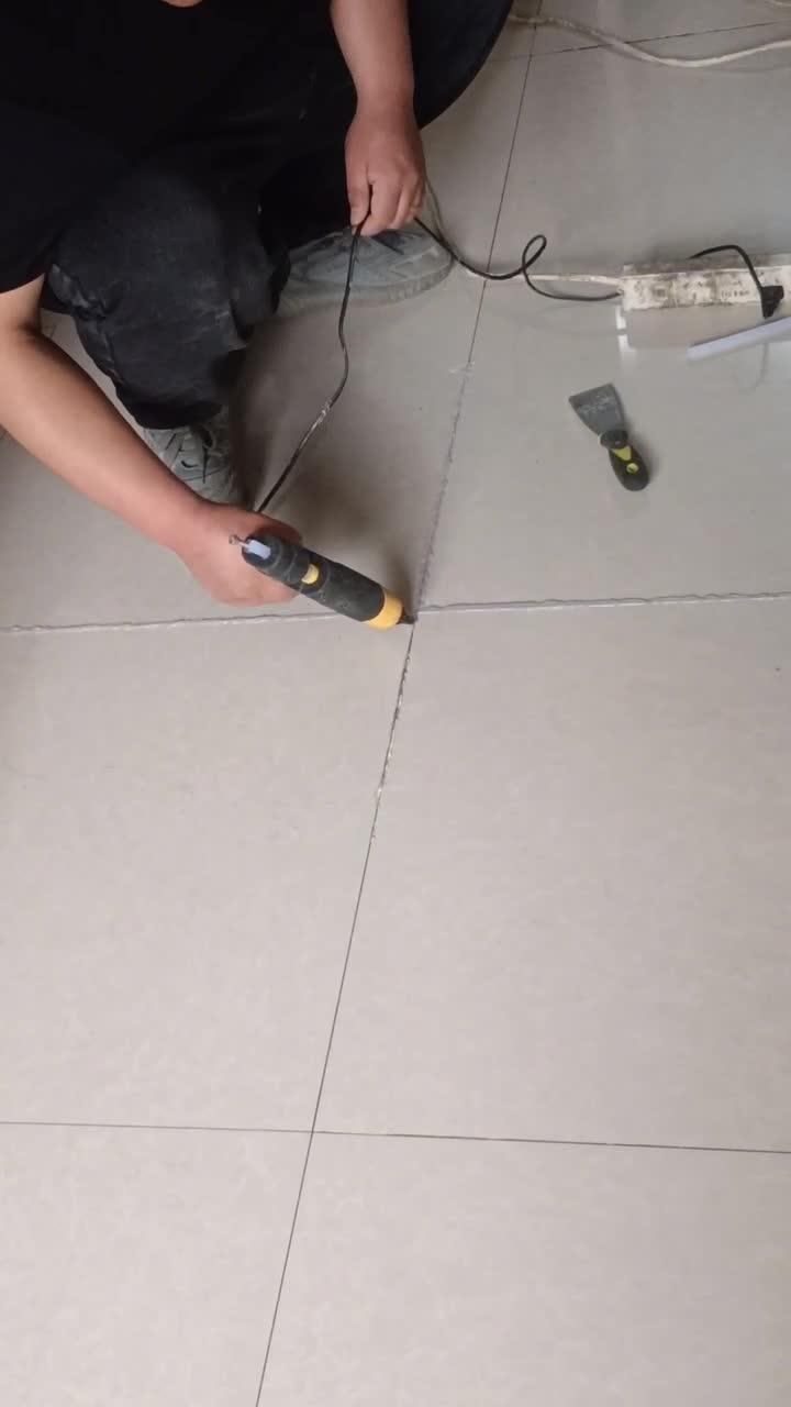 地面瓷砖空鼓了怎么办视频(地面瓷砖空鼓了怎么办视频讲解)